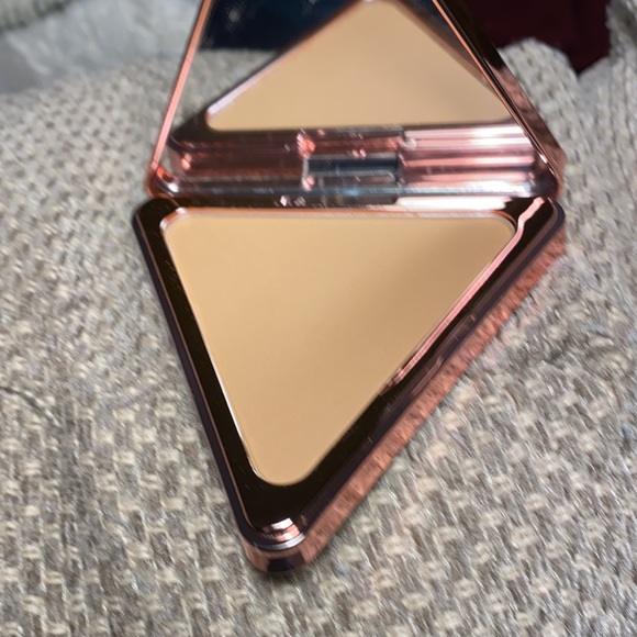 L.us matte bronzer and primer - Picture 4 of 8